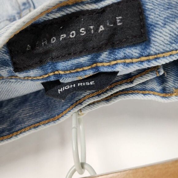 Aeropostale Denim Jean Mini Skirt Light Wash Raw Hem Distressed Button Fly sz 8 - Picture 4 of 4